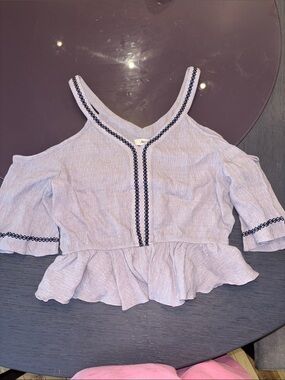 Light Lavender Cropped Cold-Shoulder Peplum Top with Navy Trim Size L Embroidery